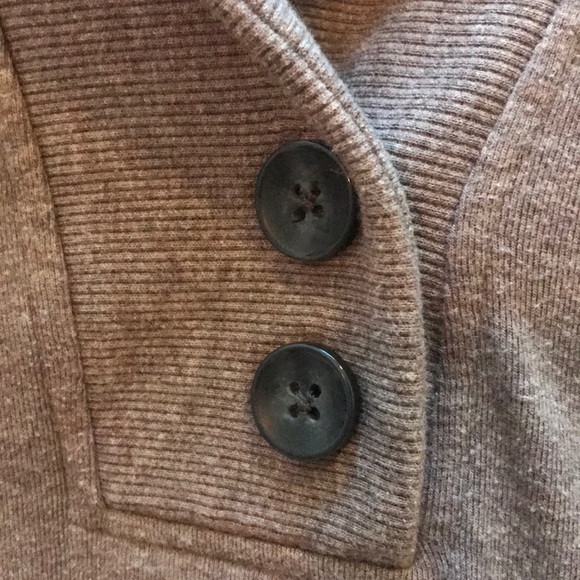 Banana Republic pull over - Picture 3 of 3